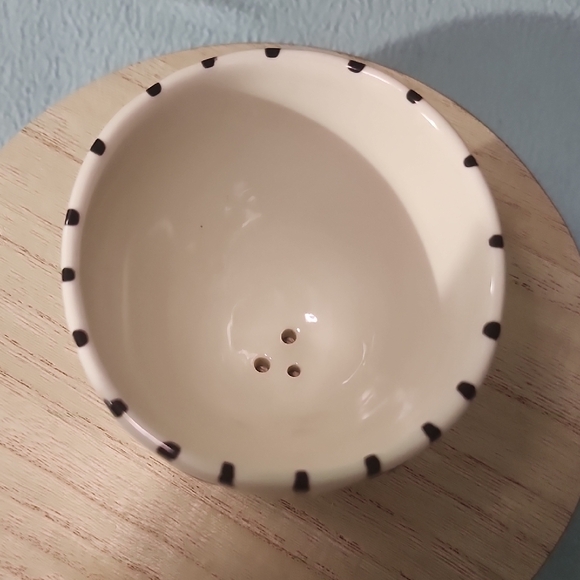 Kinska By Anthropologie Artistic Black and White Face Planter - Picture 6 of 8